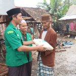 Lembaga Amil Zakat (LAZ) PAC GP Ansor Sumberasih Salurkan Langsung Zakat Kepada Mustahik