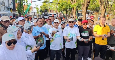 Ribuan Warga Padati Fun Walk Harlah GP Ansor dan Fatayat NU di Kraksaan