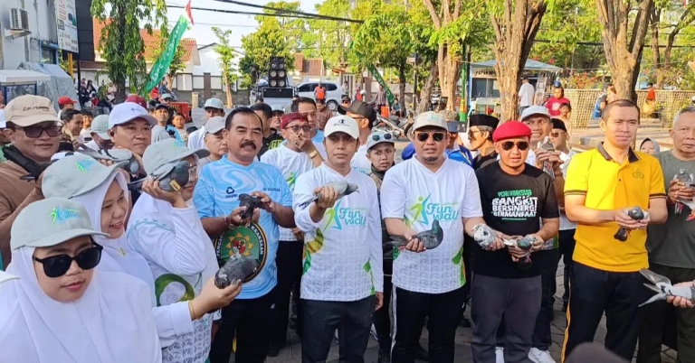 Ribuan Warga Padati Fun Walk Harlah GP Ansor dan Fatayat NU di Kraksaan