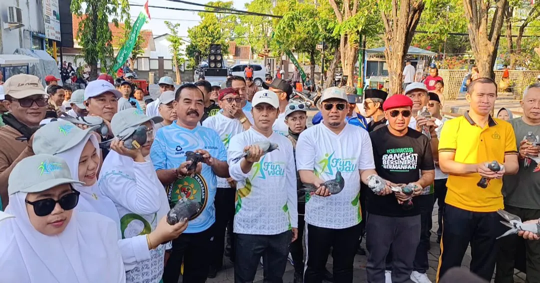 Ribuan Warga Padati Fun Walk Harlah GP Ansor dan Fatayat NU di Kraksaan