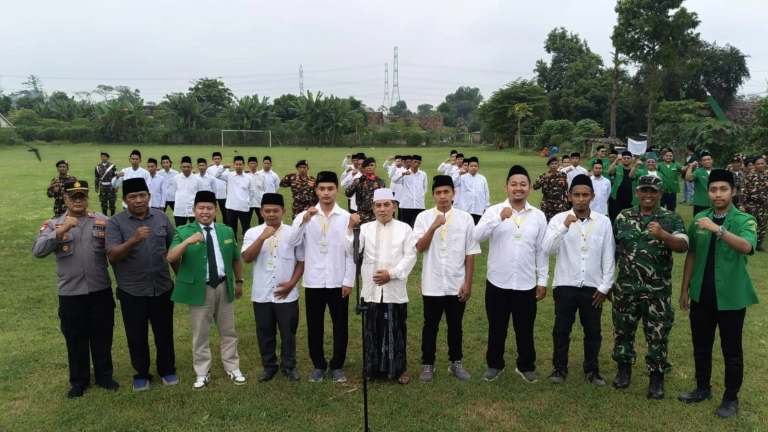 Apel Pembukaan PKD Ansor dan Diklatsar Banser Gondangwetan, Abd Karim Tekankan Disiplin dan Penghargaan Waktu